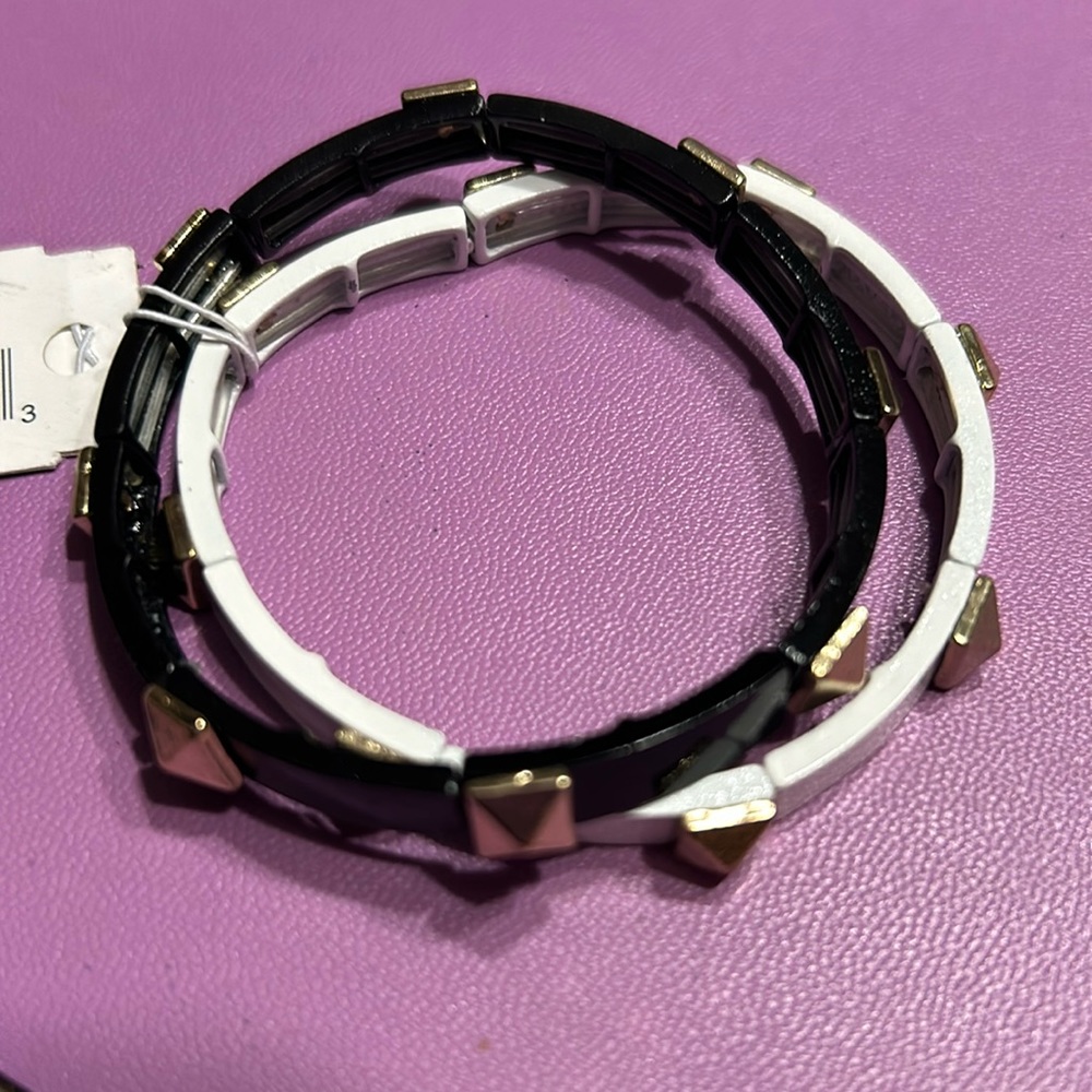 Set of 2 spike bracelets